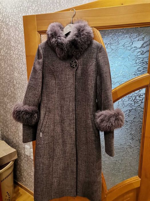 Зимове пальто з натуральним хутром