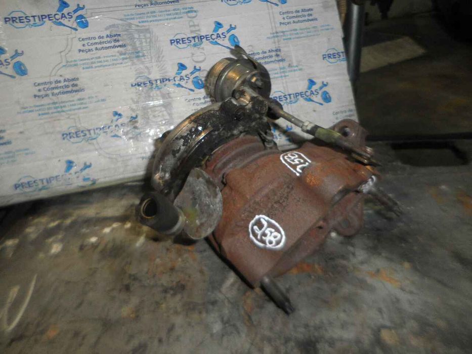 Turbo / compressor NISSAN Almera Tino (V10)