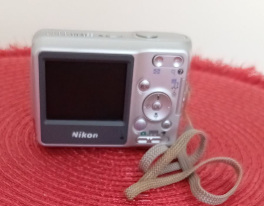 Aparat  fotograficzny Nikon  Z dawnych lat
