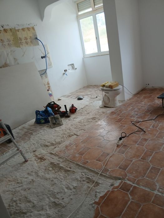 Instalação de pavimento Flutuante, Portas e rodapés