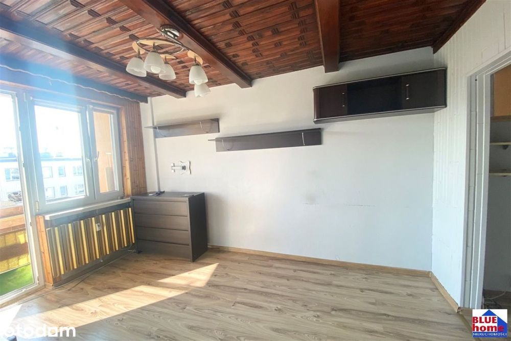 2 pokoje -4 piętro z balkonem .