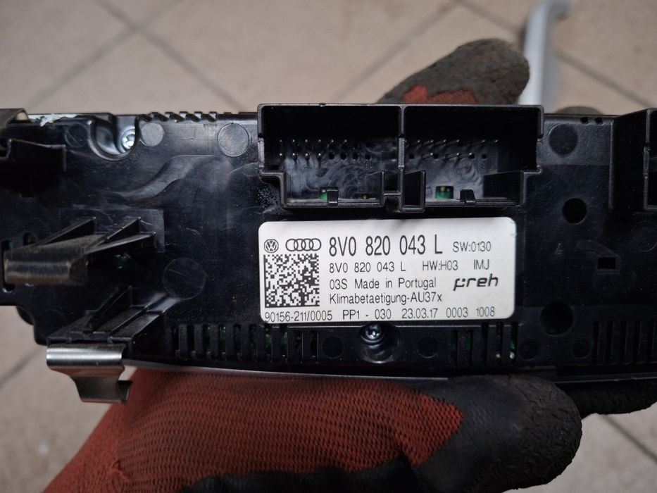 Panel przełacznik sterowania klimy Audi Q2