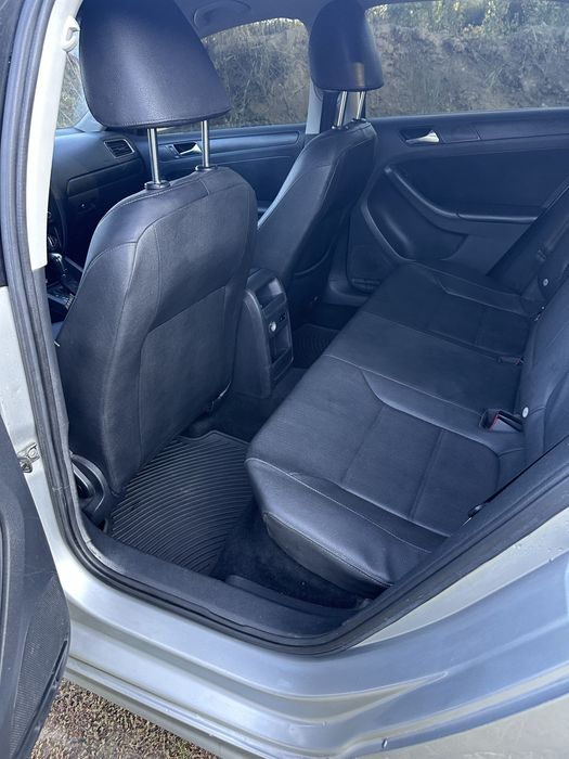 Продам Volkswagen Jetta 2011