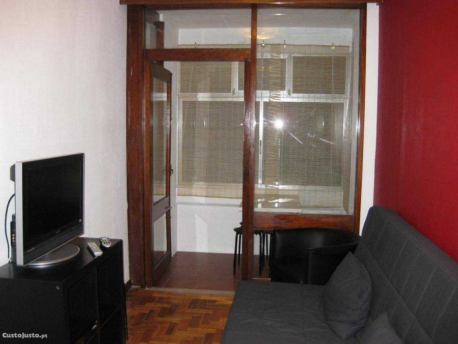 Quarto DUPLO mobilado no Pólo ao pé do ISEP, ESS