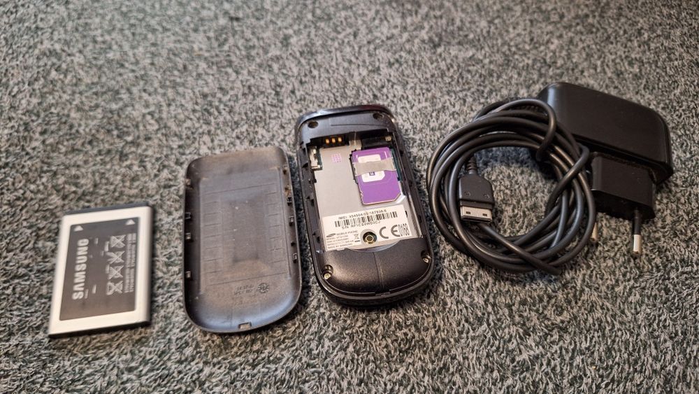 Telefon Samsung GT-E1150i + bateria + ładowarka.  Bez SIMLOCK! Sprawny