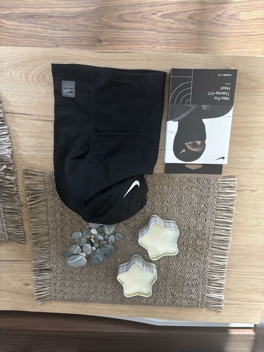 Czarna kominiarka Nike Pro Combat