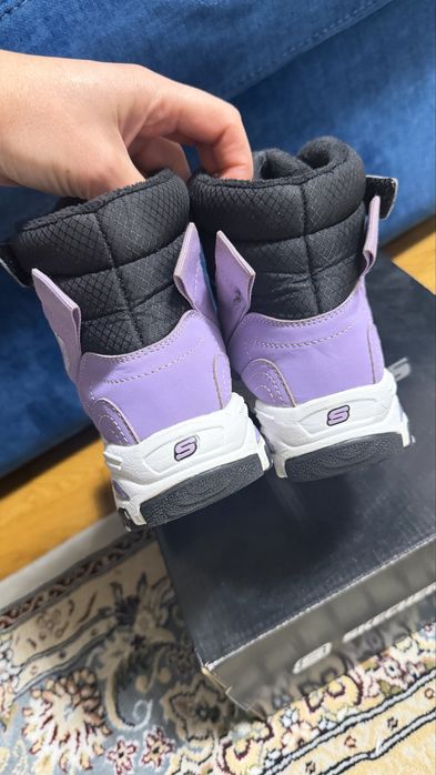 Чоботи ботінки Skechers 30