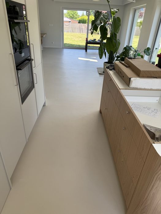 Posadzki dekoracyjne Mikrocement / Mikrobeton / Zywica MONOLITICA