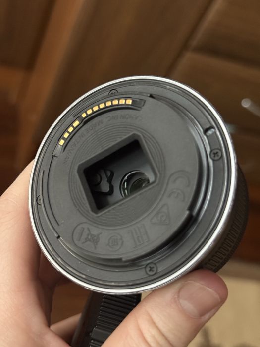 Обєктив Canon RF-S 18-45 mm