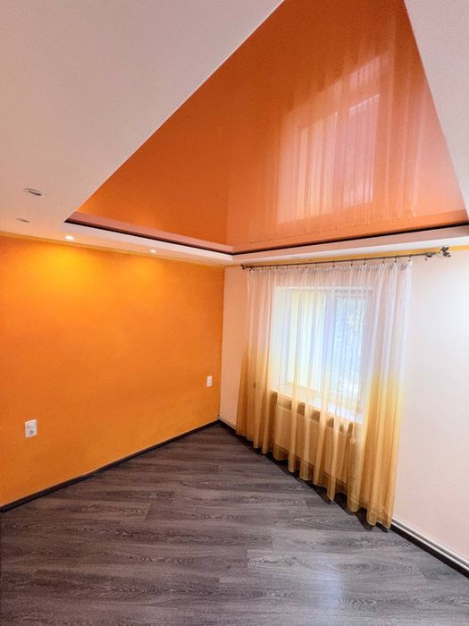 Продам 3 кімнатну квартиру в центрі м.Апостолове