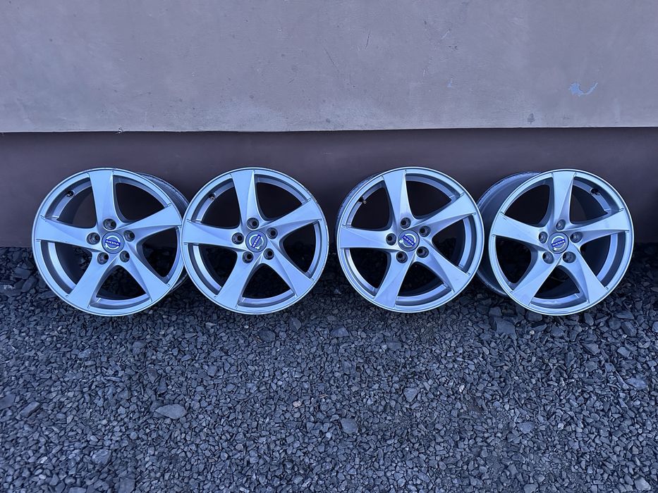 Продам диски на Вольво R16