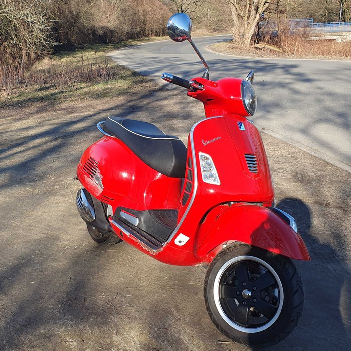 Piaggio Vespa GTS Super 125cm³  Piękna Czerwona OSA