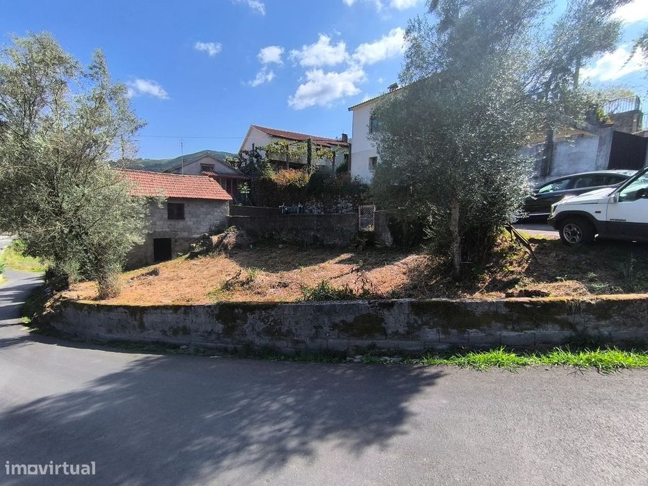 Casa para Restauro em Boivães – Ponte da Barca