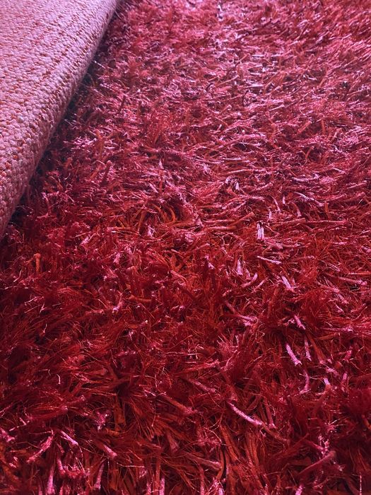 Tapete vermelho pelo médio