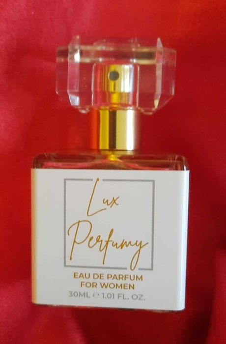 Woda perfumowana * 30 ml * nuty słodkie, kwiatowe, korzenne