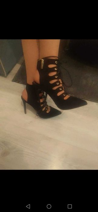 Czarne sznurowane szpilki nowe