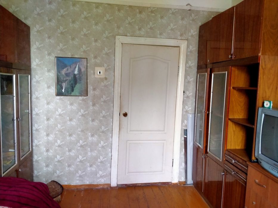 Продаж 1 кімн. квартири зі своїм двором на КРЕСі