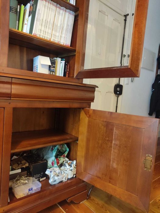 Louceiro/Armário de madeira como novo