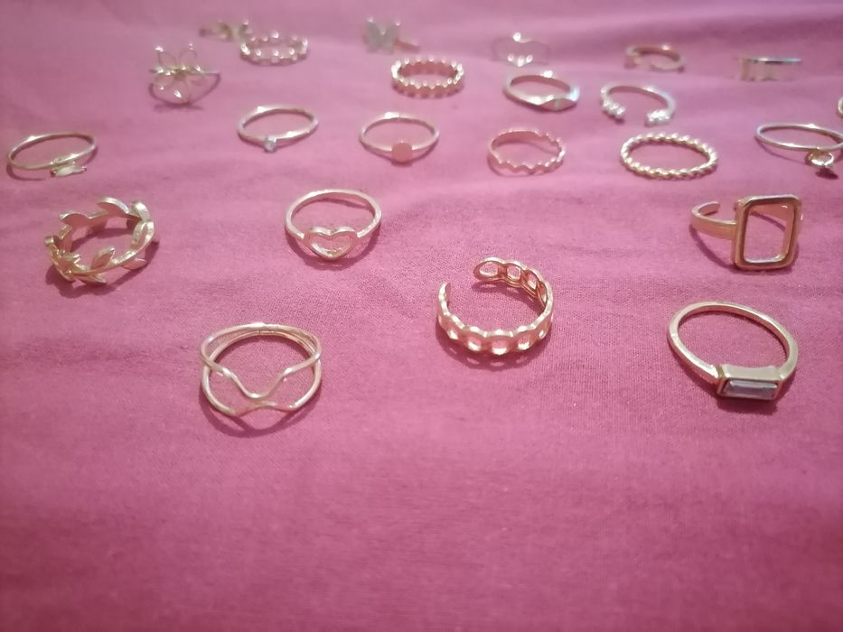 Anéis fantasia cor ouro