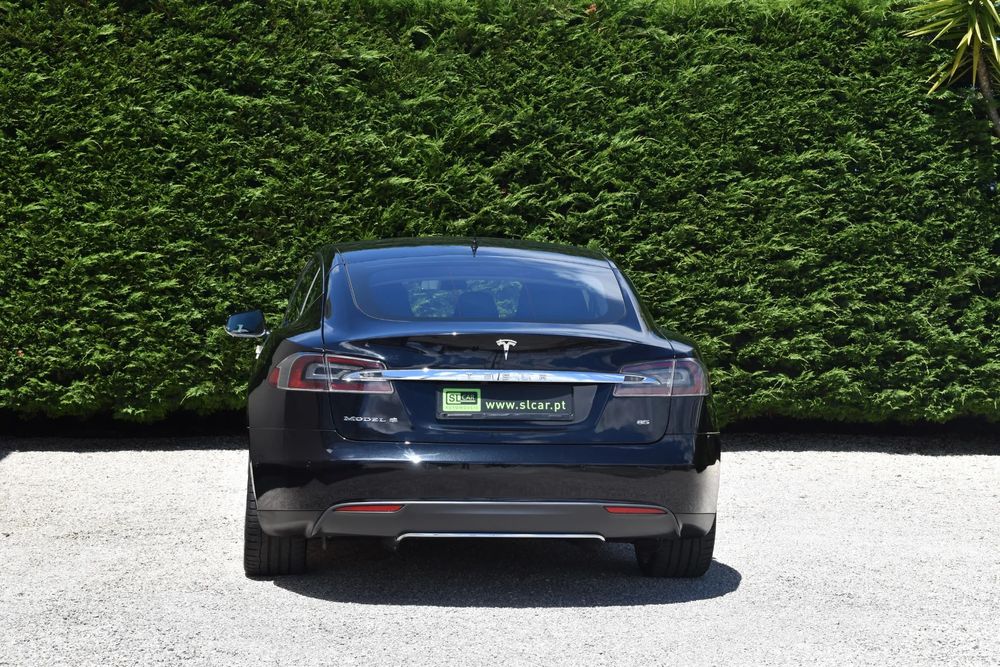 Tesla Model S 85