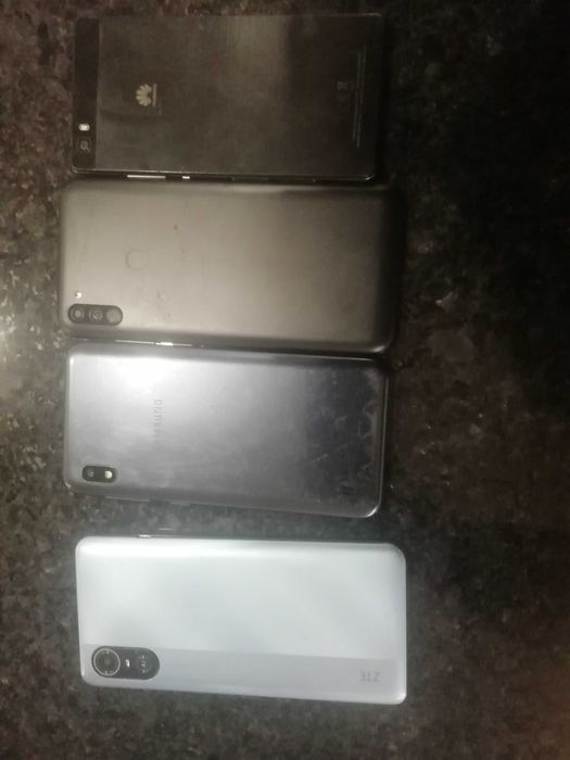 Telemóveis ZTE e Samsung para peças