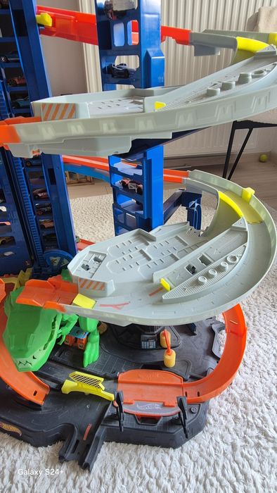 Garaż tor Hotwheels ULTIMATE bardzo duży