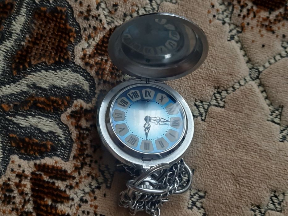 Продам новиє кармані часи молнія.