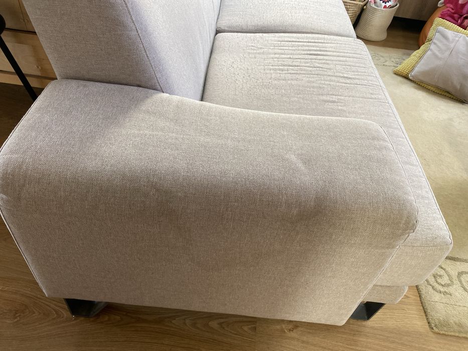 Dois sofas com proteccoes