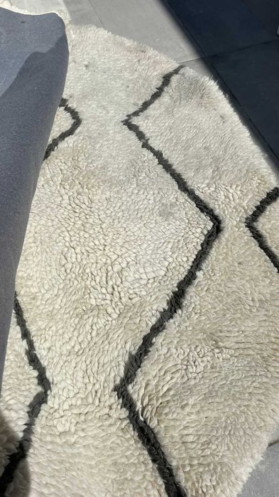 Tapete Grande e Espesso com Design Moderno