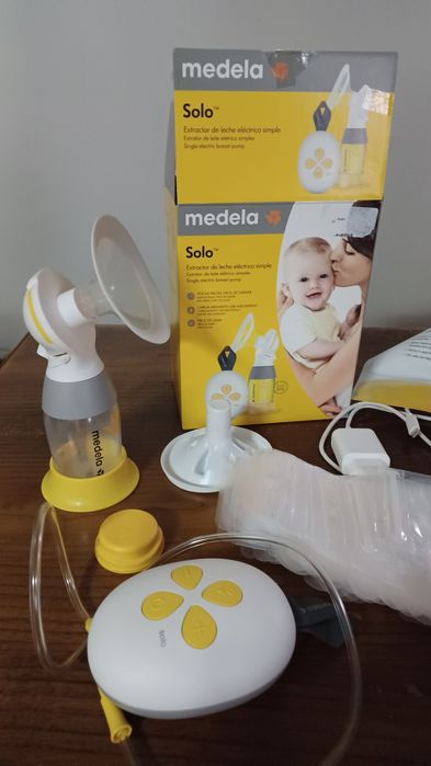 Bomba Medela com sacos de congelação