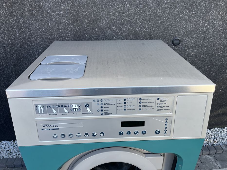 *Pralka przemysłowa*