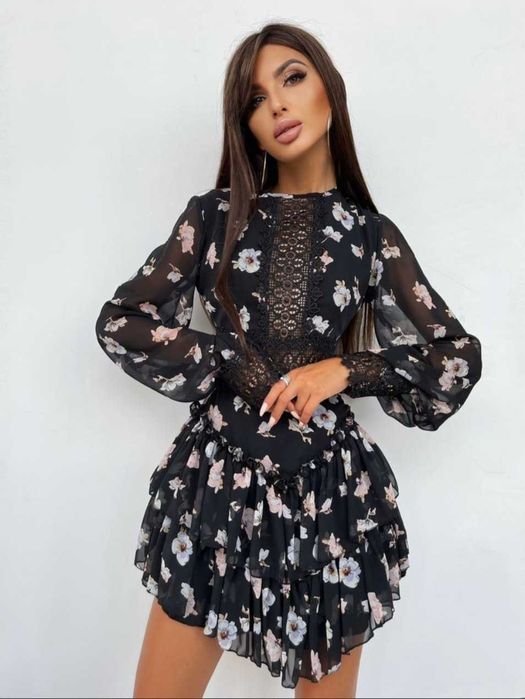 Ассиметричное шифоновое платье декорированное кружевом