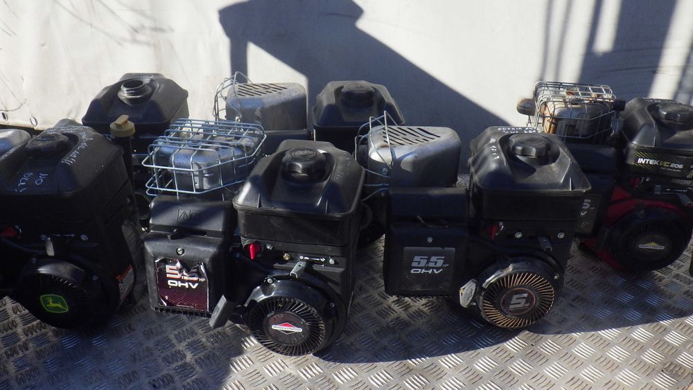 Silniki Briggs & Stratton 3.5 / 5.5 Hp Kompletne i na Czesci Zamienne