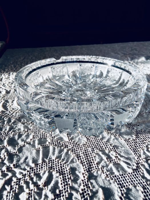 Cinzeiro em cristal (18cm diâmetro)