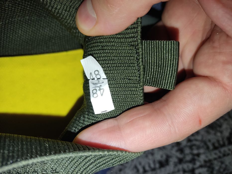 Продам зелені кросівки