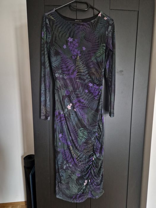 Sukienka midi w kwiaty Medicine