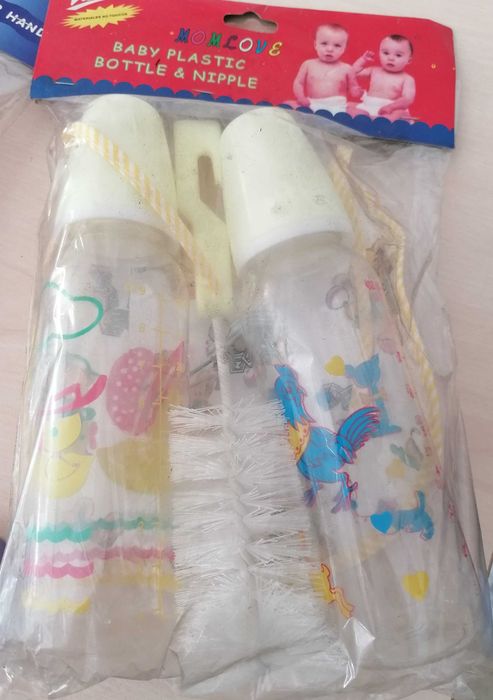 Biberões e escova, lote todo por 5€