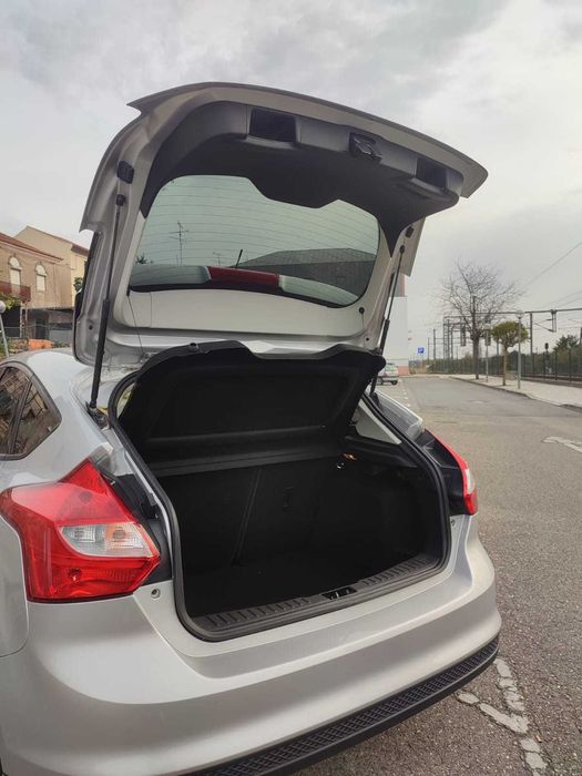 ford focus Titanium 2014 bem estimado
