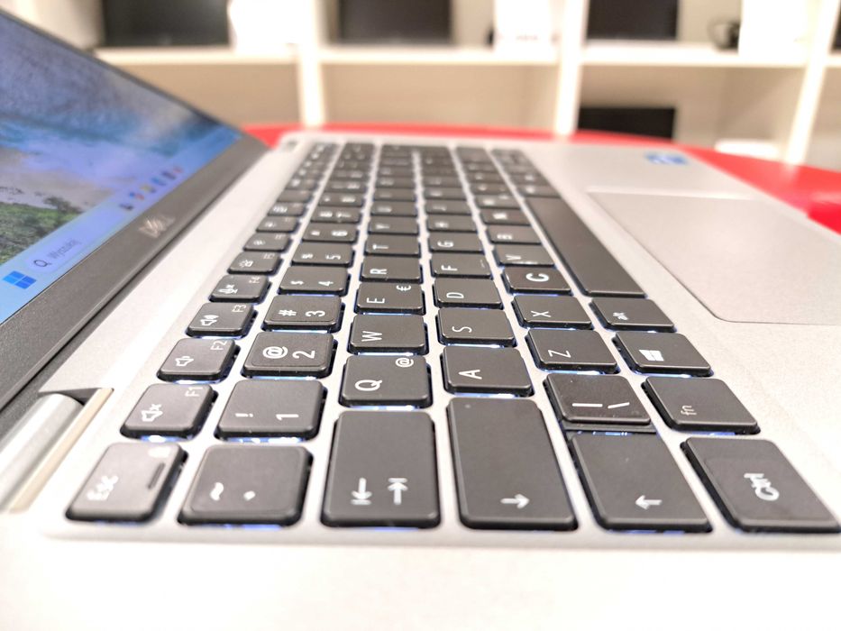 Laptop 13" Dell Latitude 5320 i5-11g 16GB 256SSD Dotyk Kamera Win11