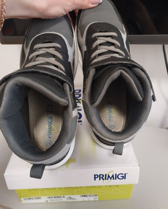 Кросівки підлітку Primigi  38