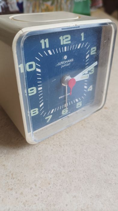 Часы будильник  Junghans. Винтаж.