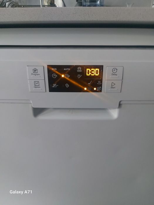 Maquina lavar loiça ELECTROLUX