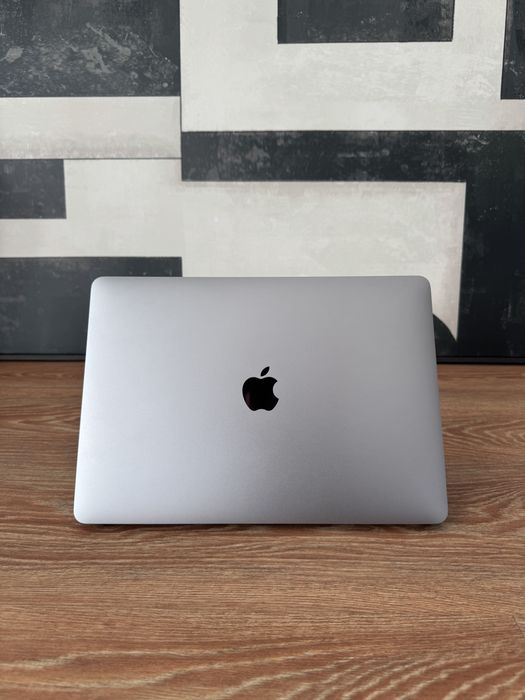 MacBook Pro 2017 - 13” / Intel Core i5 / 256GB
