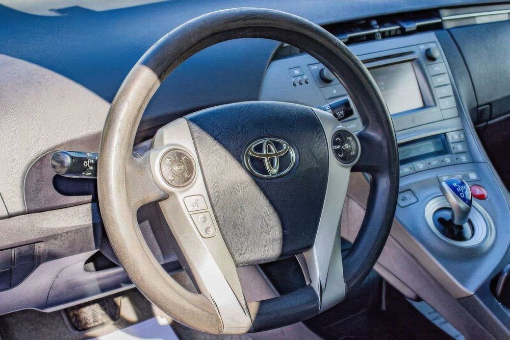 Toyota Prius Persona Series      2015