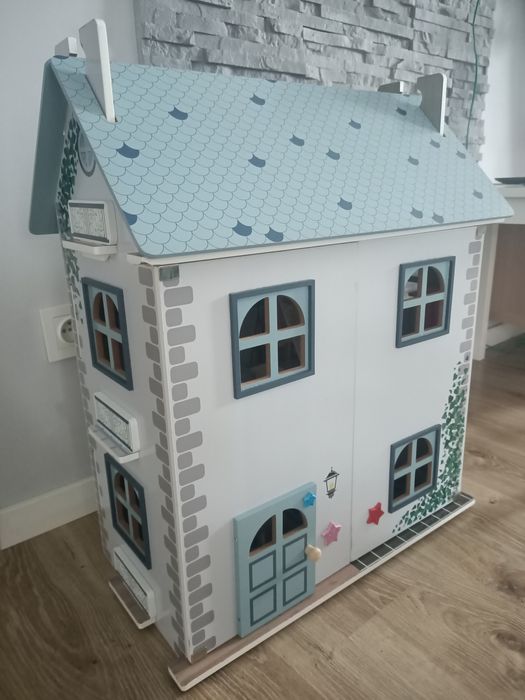 Drewniany domek dla lalek playtive + mebelki