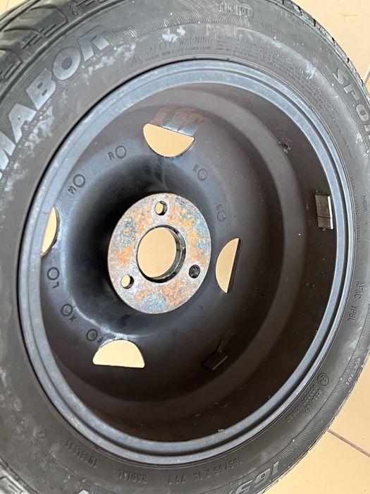4 jantes 14 especiais (3 furos) com pneus 165/65 R14