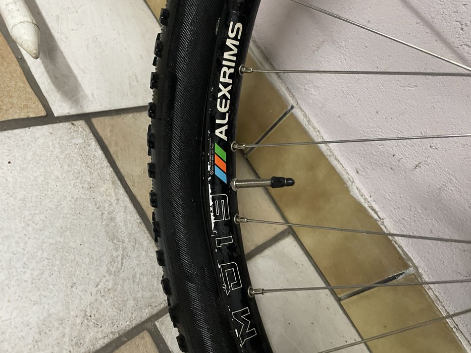 Koło rowerowe alexrims piasta novatec