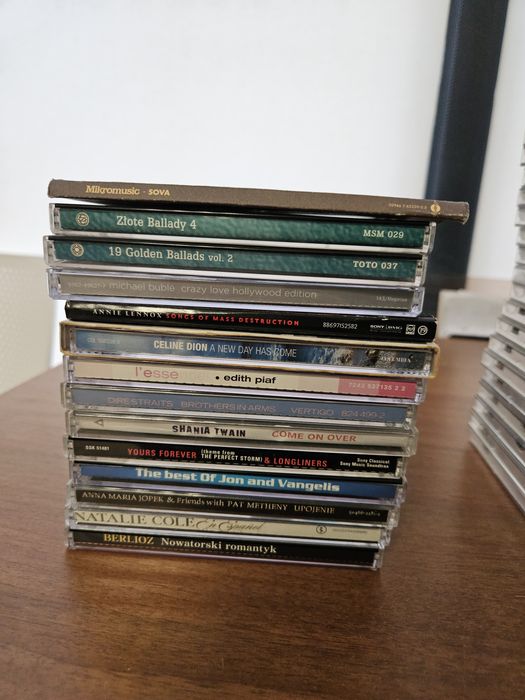 Płyty CD różne stan dobry