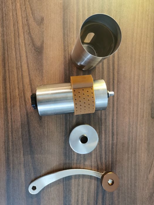 Ręczny młynek do kawy Helikon-Tex, stalowy, żarnowy