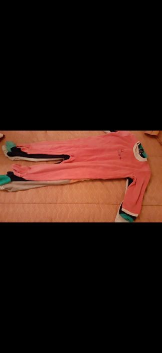 Pijama patrulha canina 2 a 4 anos; babygrows 24 meses e pantufas